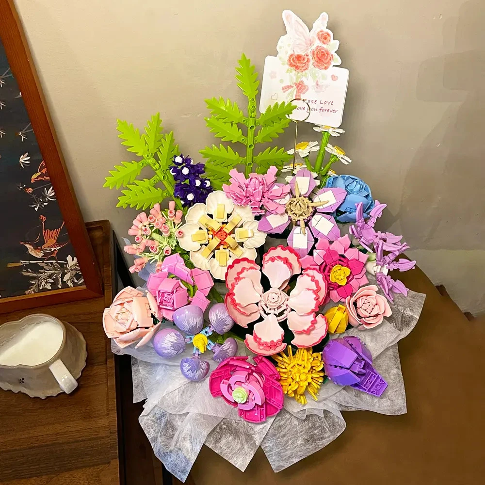 积木玫瑰花抱抱桶花束拼装玩具永生花女朋友生日礼物礼盒适用乐高