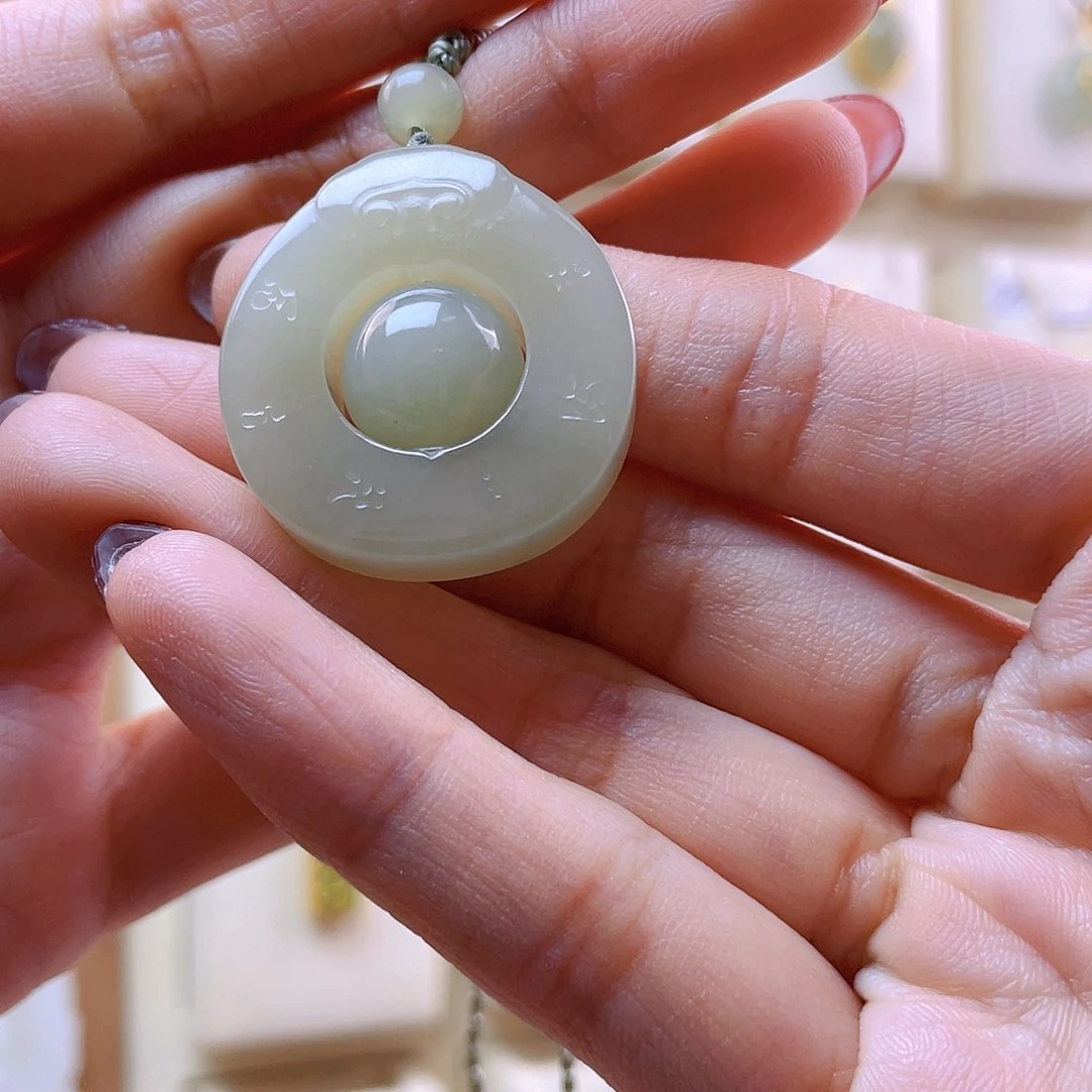 和田玉吊坠(赠链)未镶嵌三**猫