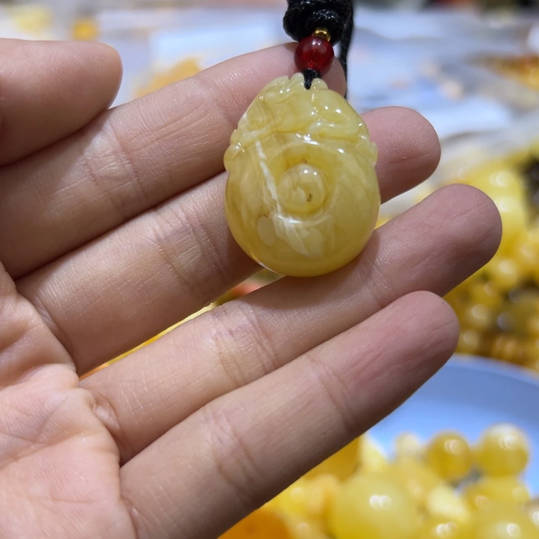 琥珀珠宝奇石未镶嵌