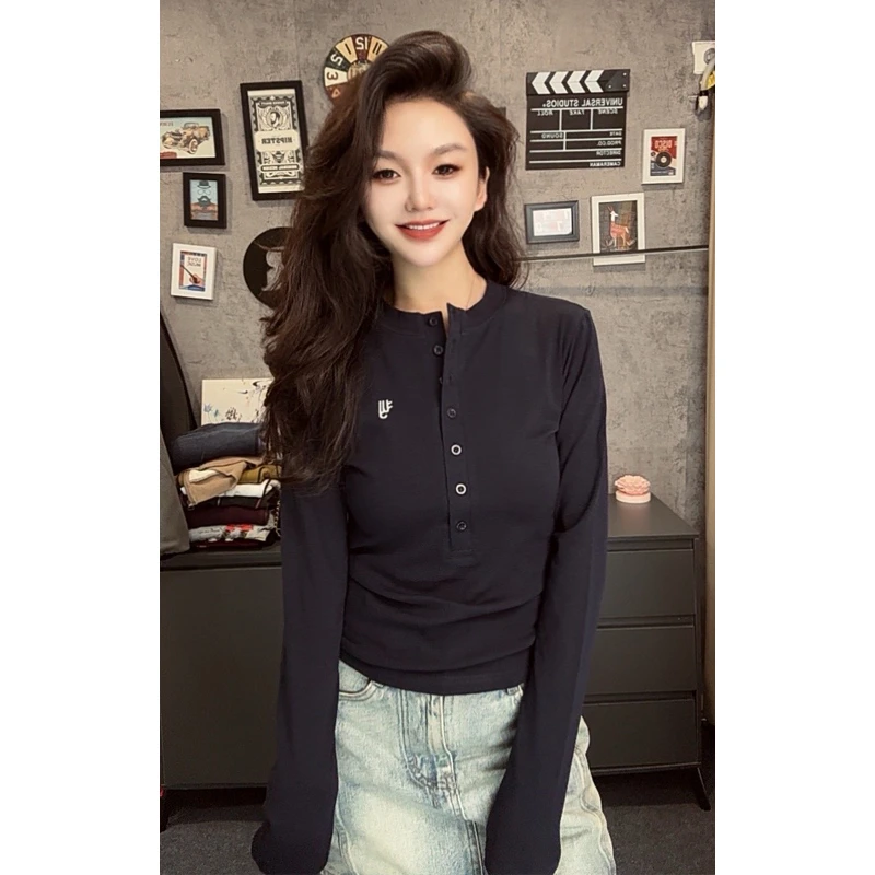 纽扣半开领刺绣高弹力精梳棉长袖T恤女修身显瘦透气亲肤上衣