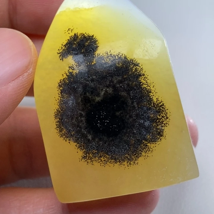 玛瑙/玉髓珠宝奇石未镶嵌五****?