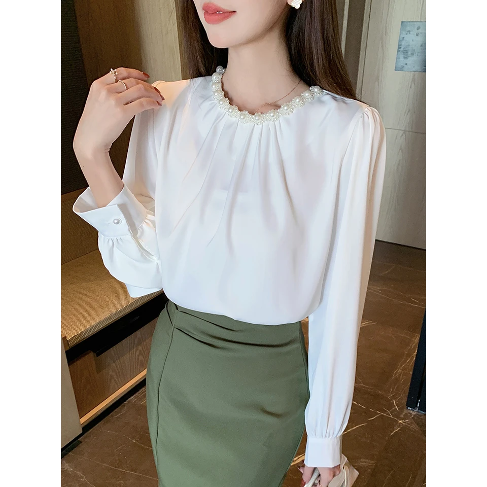 现货实拍2025春季新款设计感百搭圆领钉珠缎面长袖衬衫女上衣小衫