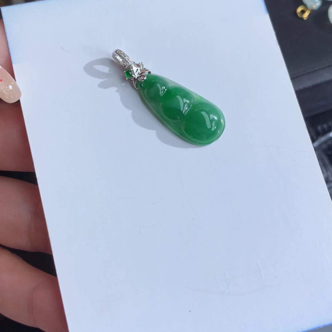 颈饰18K金镶嵌翡翠翡翠