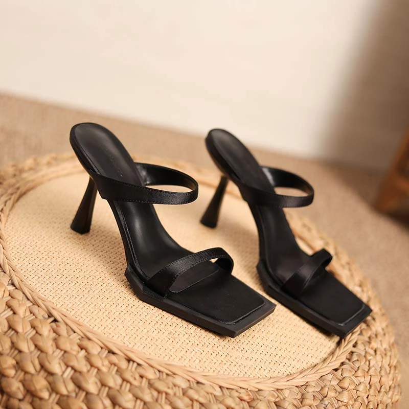 2025新款方头一字带露趾凉鞋女外穿高跟凉拖鞋细跟高级感轻奢女鞋