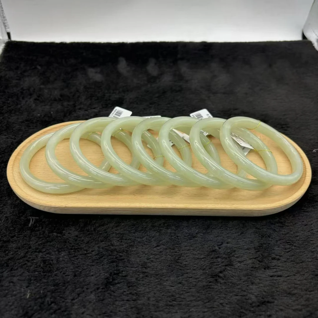 天然和田玉手镯精美时尚气质有瑕款多样性发货其一13