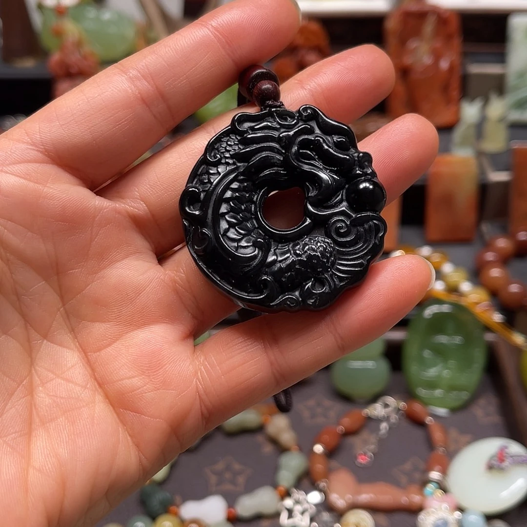 未镶嵌岫玉吊坠，