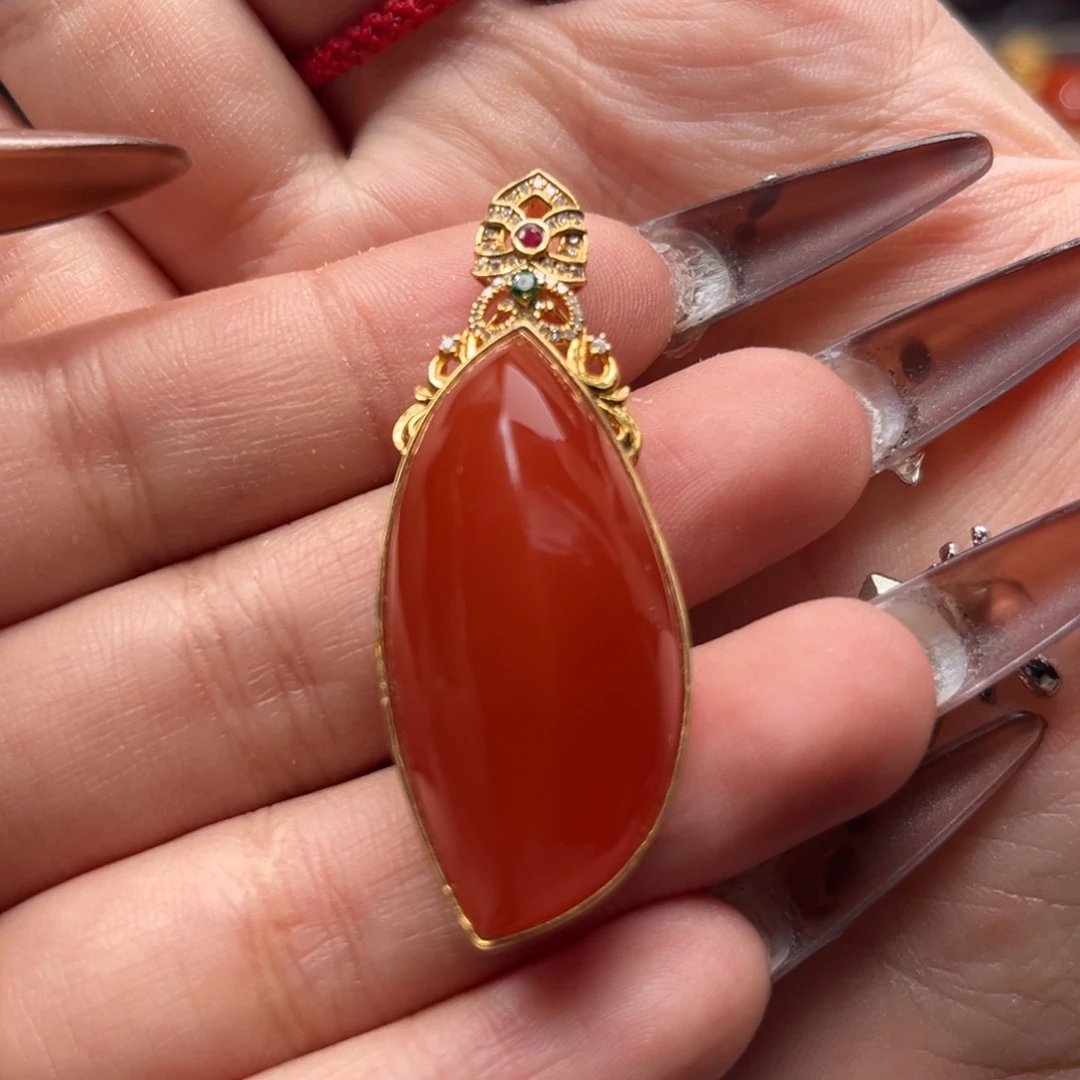 南红玛瑙吊坠(不含链)18K金镶嵌