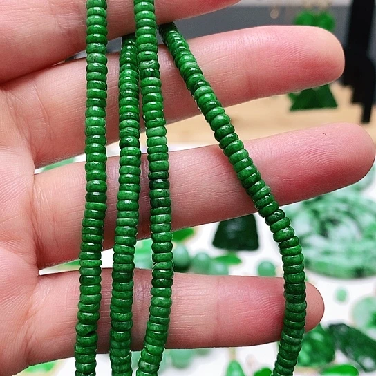 翡翠未镶嵌颈饰挂件