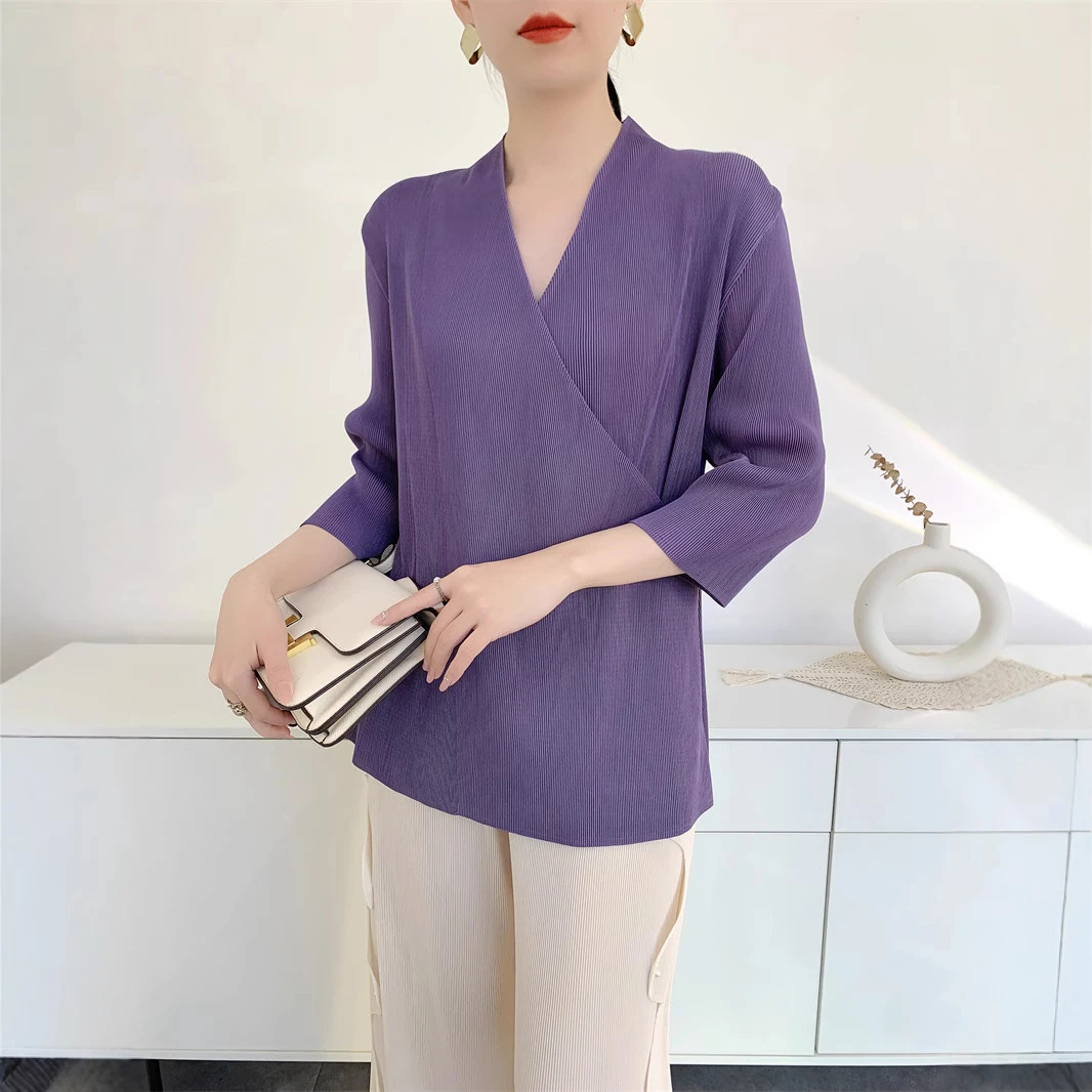 原创2025春夏褶皱上衣女气质设计感v领新款显瘦T恤外贸东南亚小众