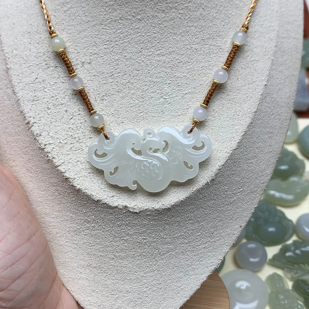 和田玉未镶嵌颈饰