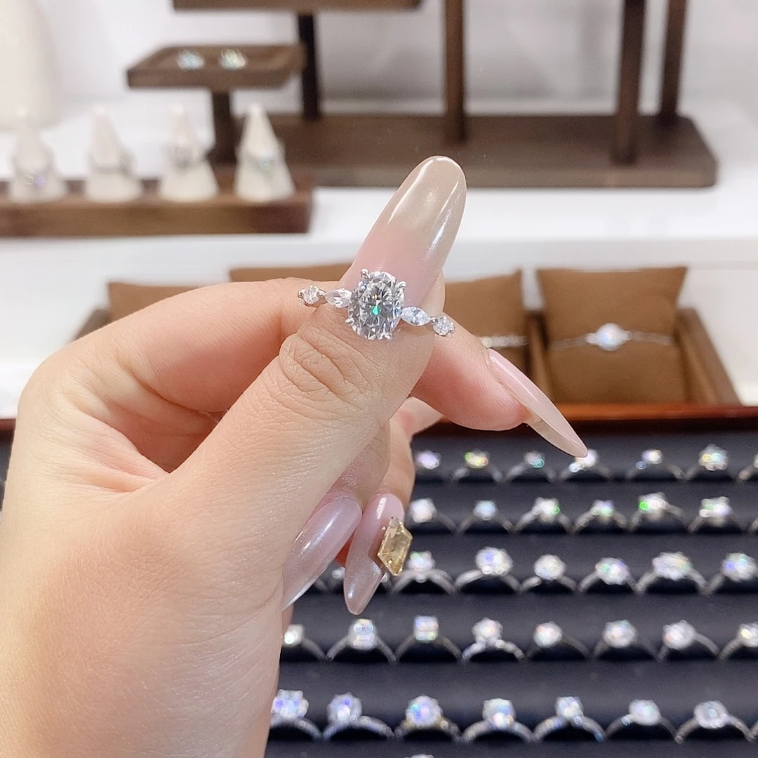 925银合成碳硅石三石椭圆3ct