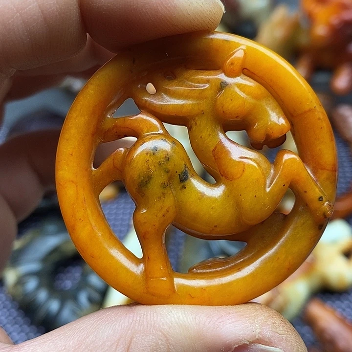 未镶嵌蛇纹石玉颈饰