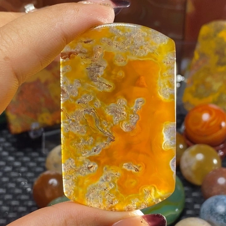 可***巴玛瑙/玉髓未镶嵌颈饰