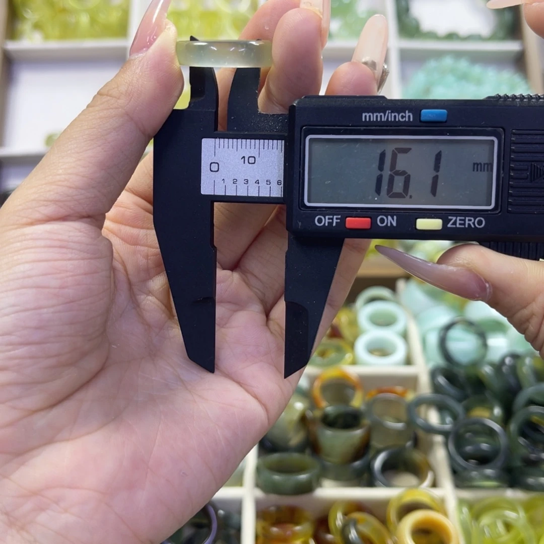 蛇纹石玉未镶嵌手镯79