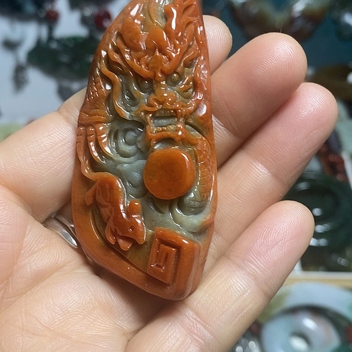 翡翠未镶嵌吊坠(赠链)