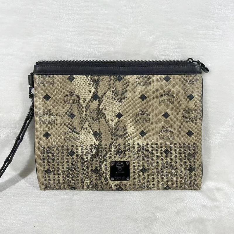 99新 MCM 蛇纹手拿包G24020214底长26x20