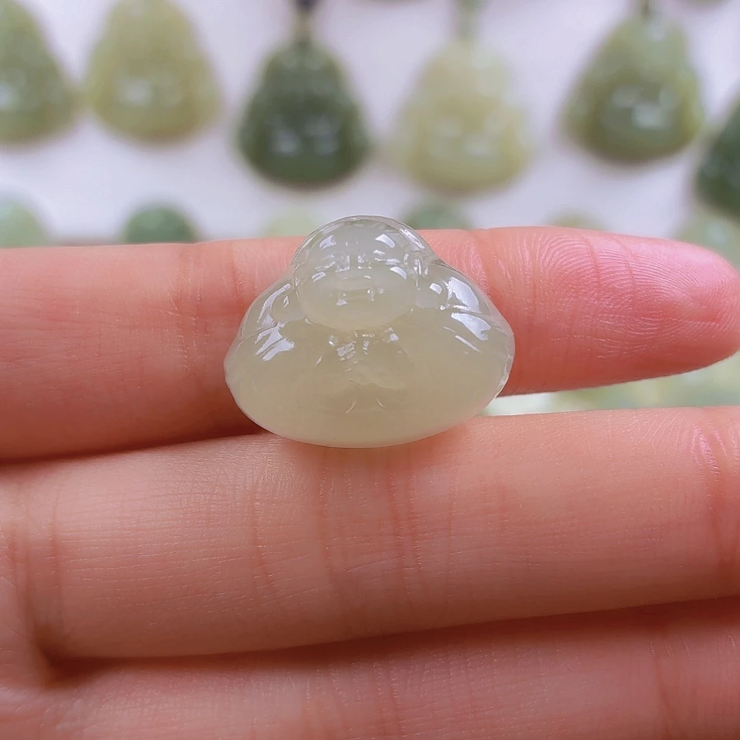 和田玉未镶嵌颈饰抱抱佛