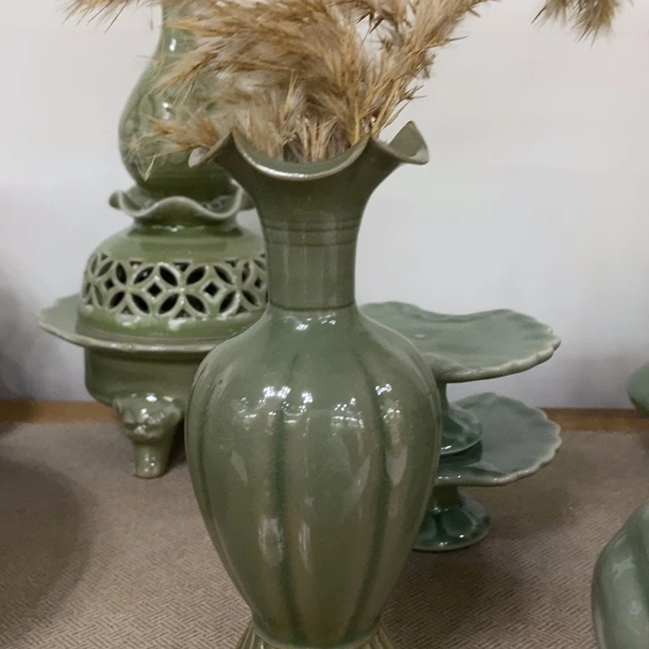 摆件手工花口瓶原矿高温瓷