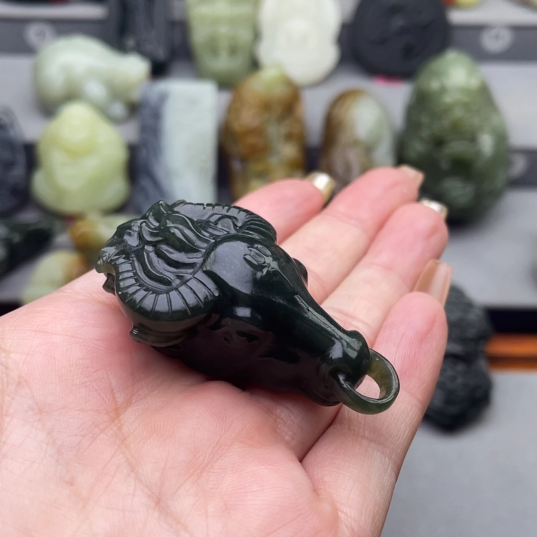 和田玉未镶嵌颈饰