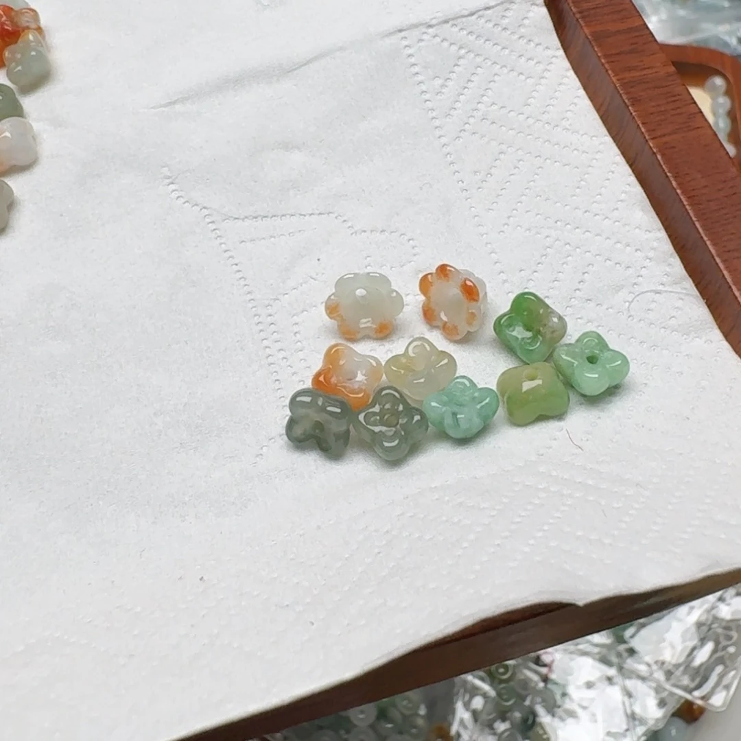 翡翠未镶嵌挂件西****场福利