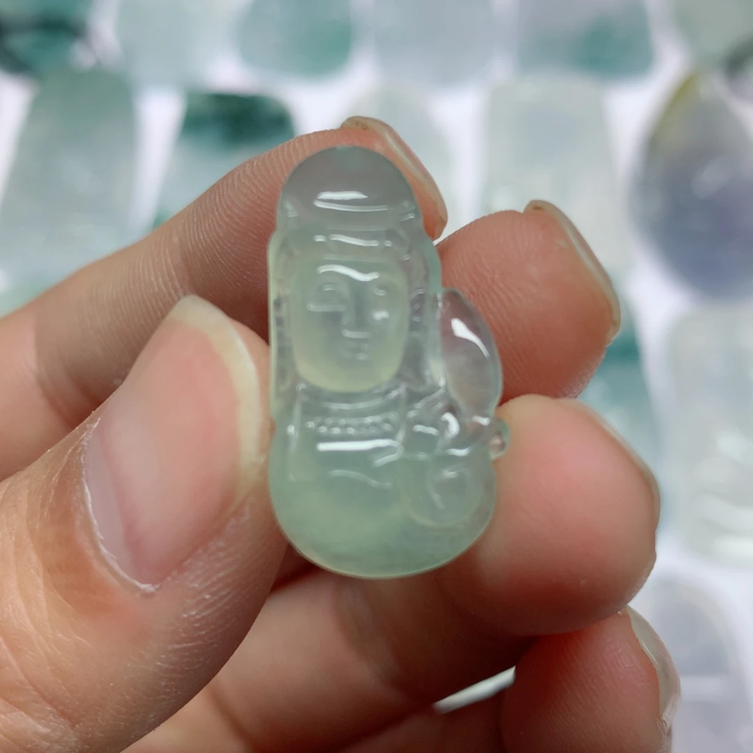 翡翠颈饰未镶嵌观音