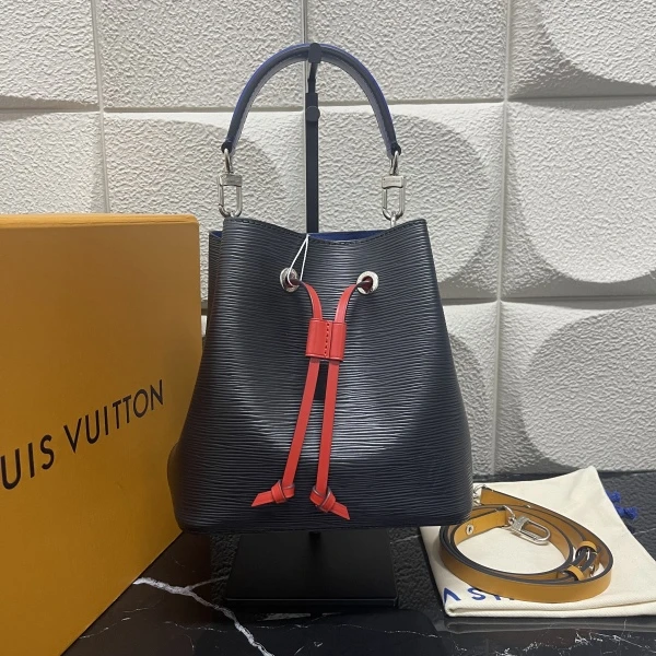 95新/路易威登/妃鱼/单肩包/市场价17900/250508YX0041