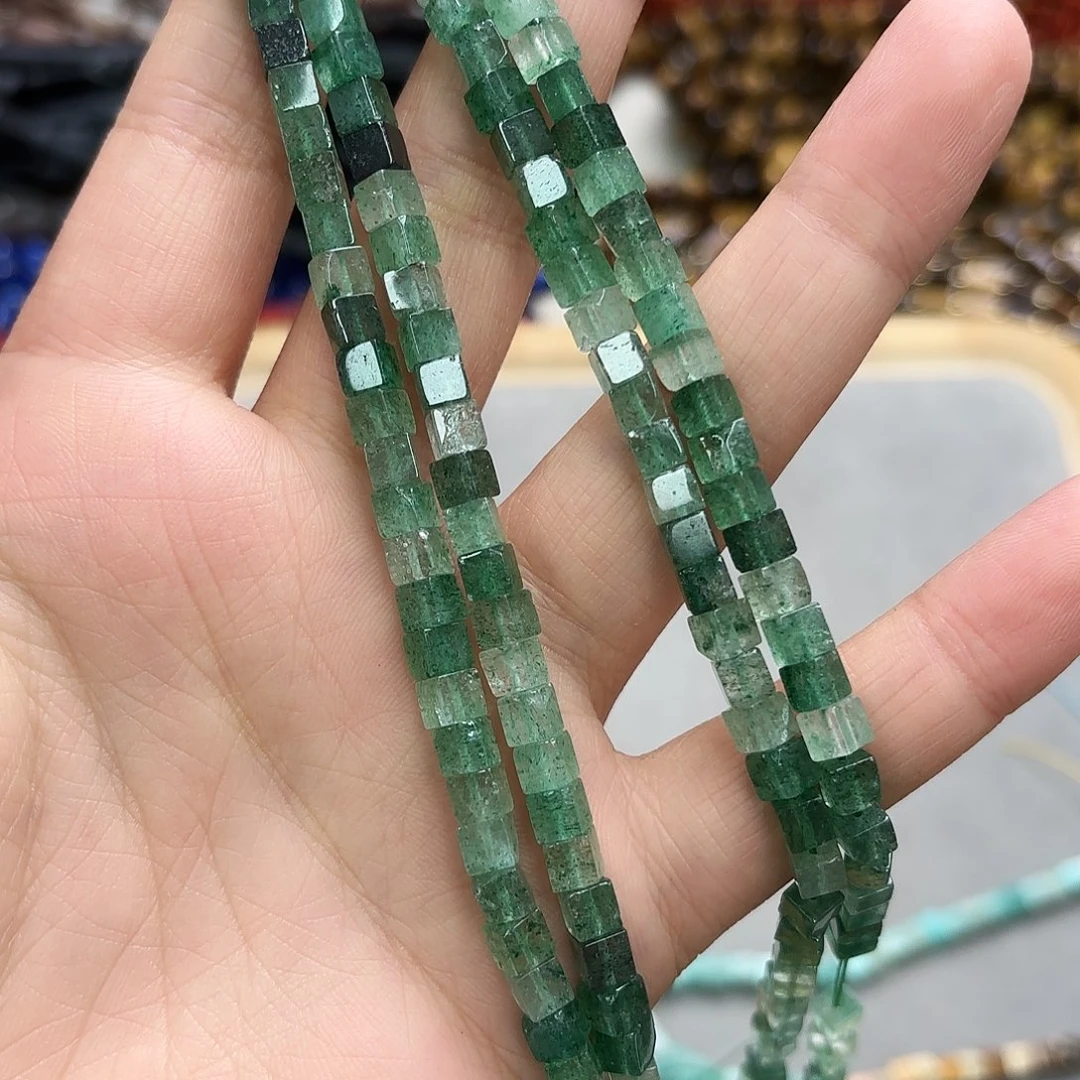 玛瑙/玉髓未镶嵌珠宝半成品4×4绿草莓方块一条