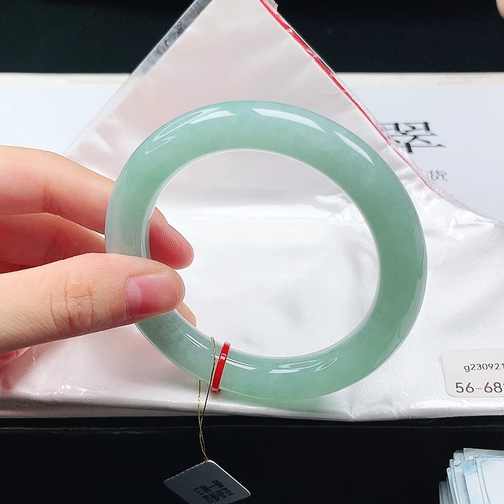 翡翠手镯（圆镯）未镶嵌缅甸天然a货手镯56