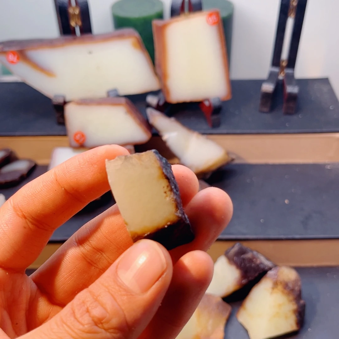 和田玉（糖玉）未镶嵌颈饰