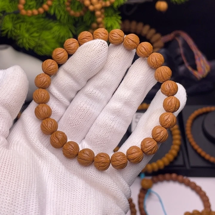 福***量吊坠桃核玉龙脊0.9