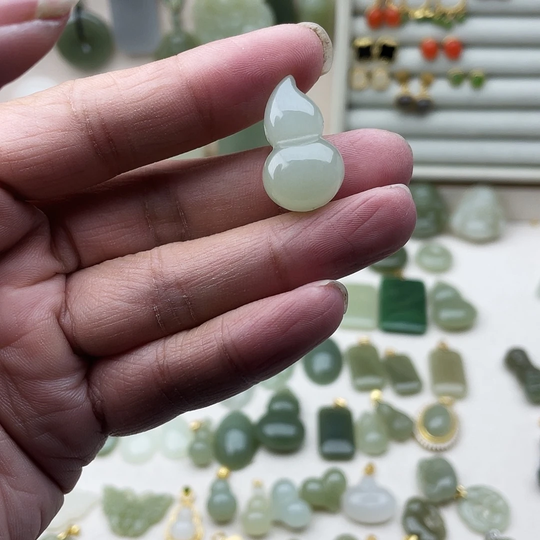 和田玉未镶嵌吊坠(不含链)