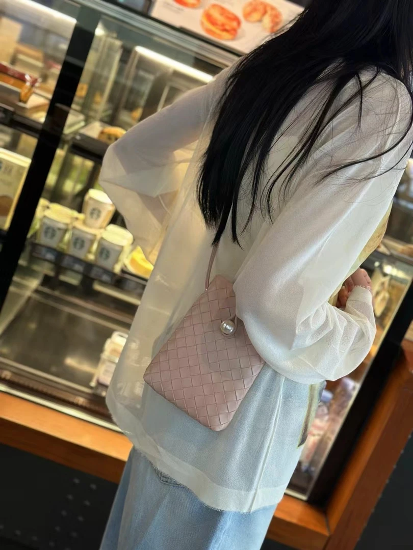 【包得味】真皮编织手机包2025新款高级感轻便百搭单肩斜挎迷你小包