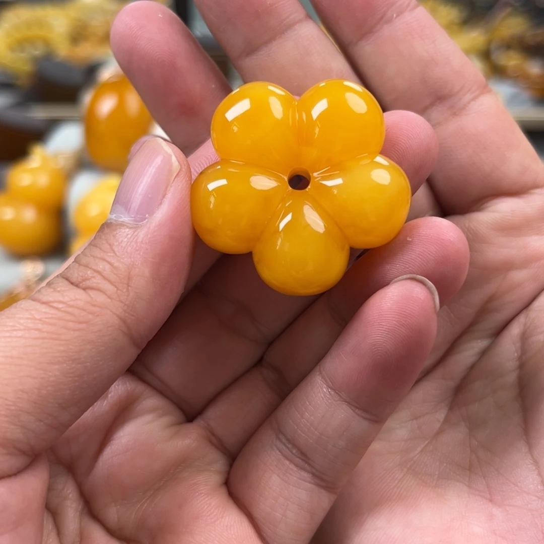 蜜蜡未镶嵌珠宝奇石