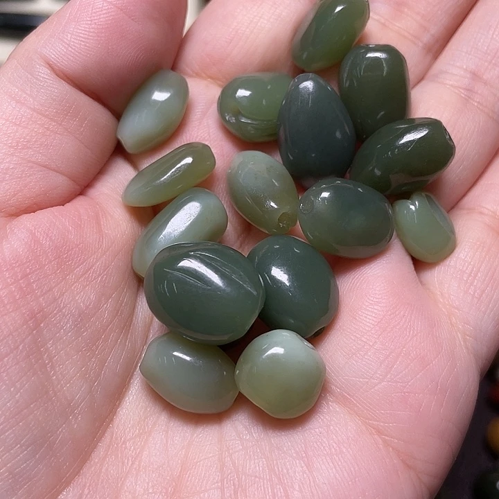 酌***量岫岩河磨玉（透闪石质玉）未镶嵌颈饰