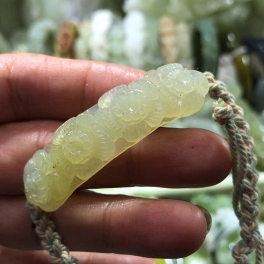 未镶嵌岫玉手把手牌