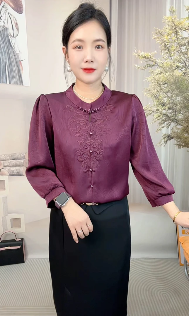 2025秋季新款盘扣刺绣纯色上衣七分袖显瘦洋气千金清冷感贵系衣服