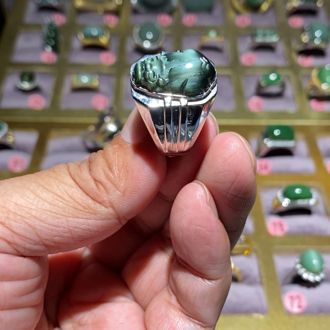 徐***。和田玉（碧玉）银S925镶嵌戒指