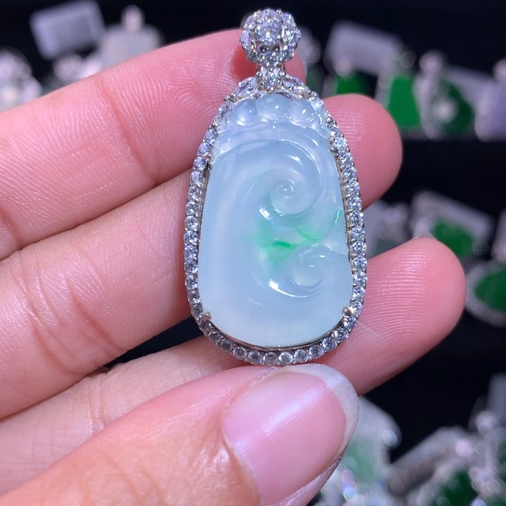 【闪购商品】颈饰银S925镶嵌翡翠