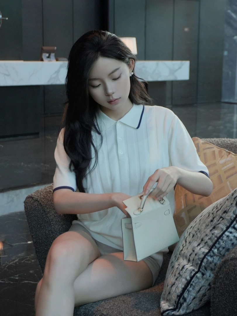 养马人 白色针织polo男女同款｜老钱｜新贵｜meYemie12800版｜么椰咩