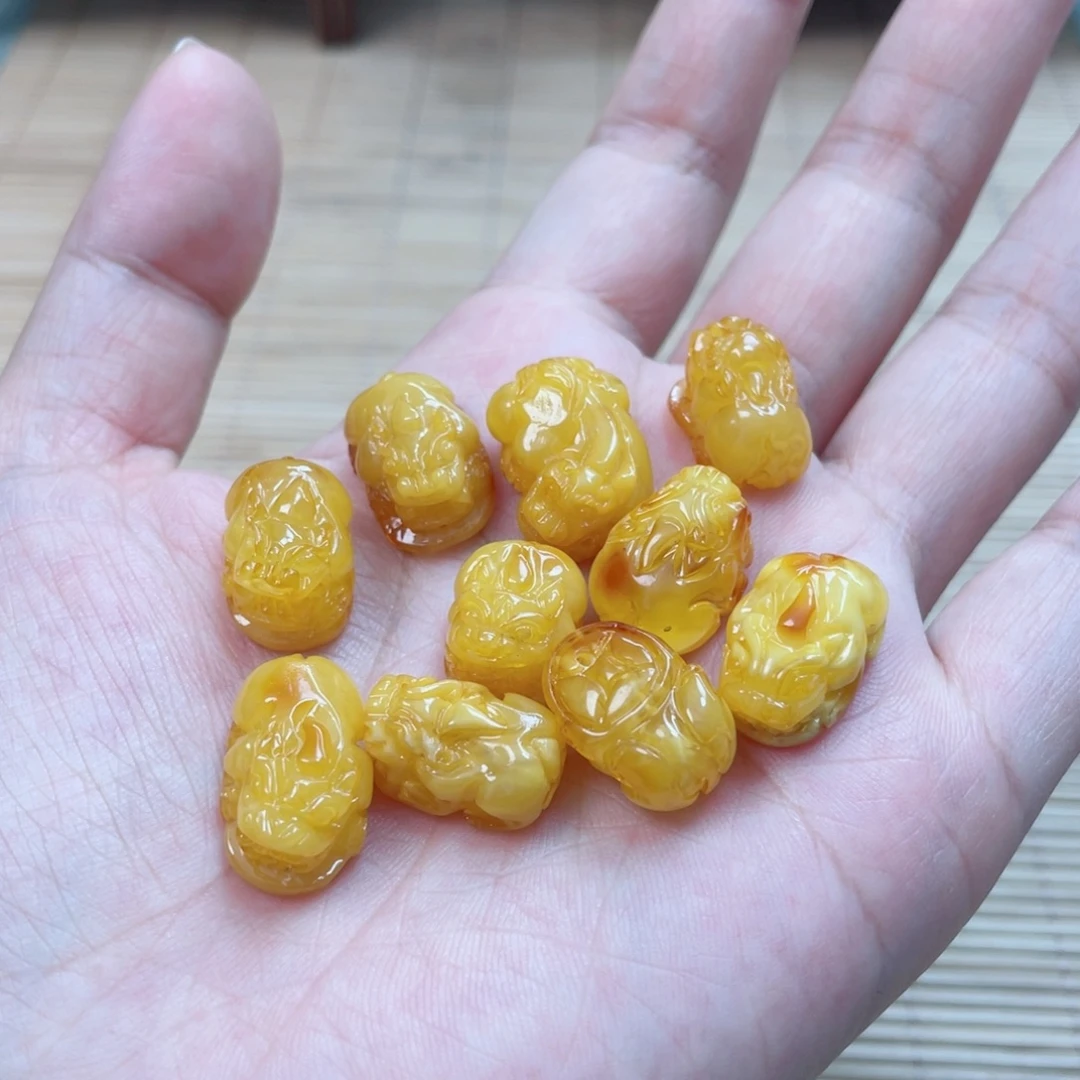 裸石蜜蜡未镶嵌多样性发其中一个