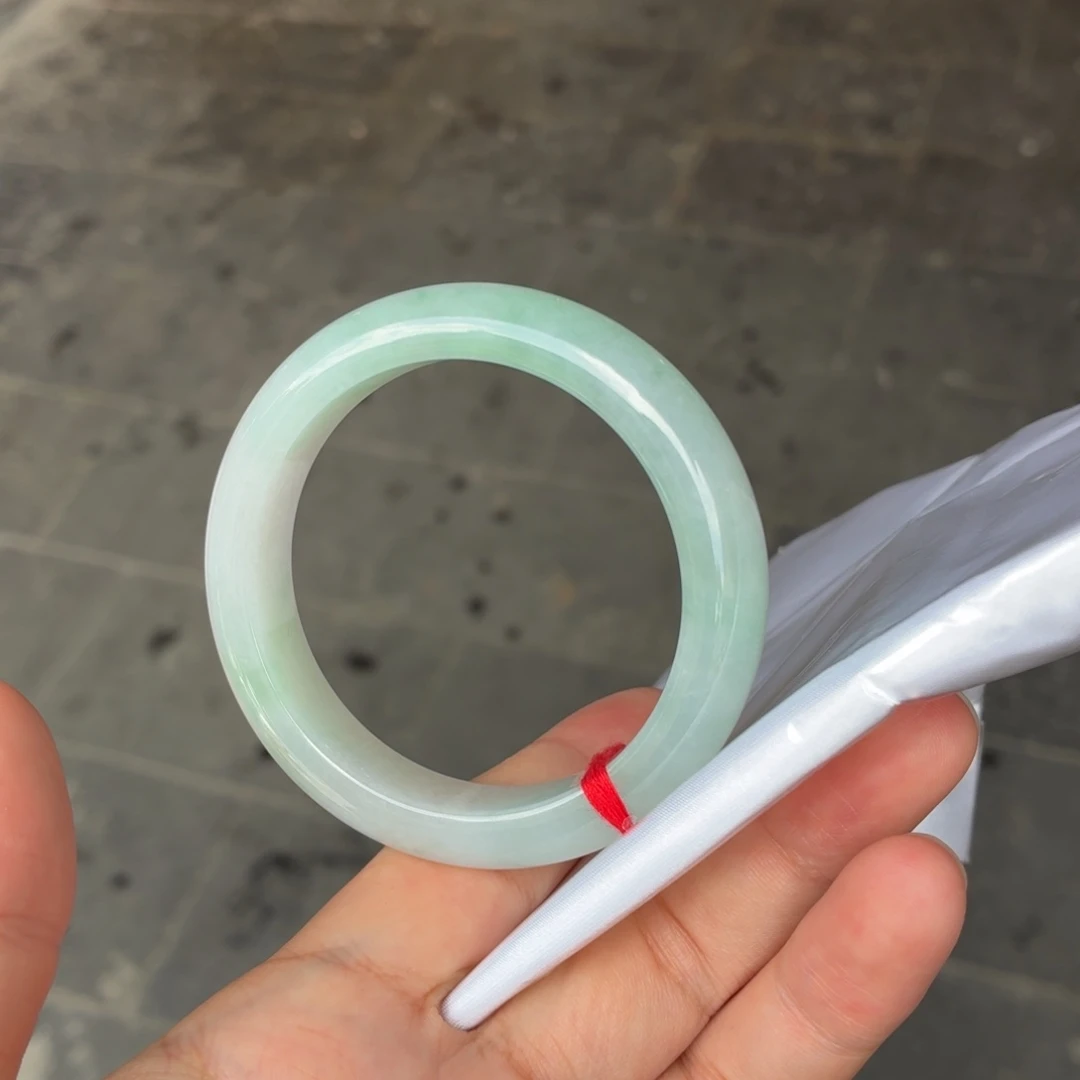 翡翠手镯未镶嵌天然缅甸翡翠手镯
