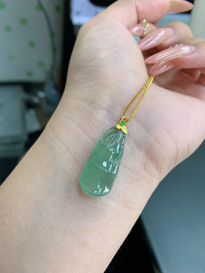 纯天然缅甸A货18k高冰晴绿底飘花竹节节节高升竹报平安雕刻气质