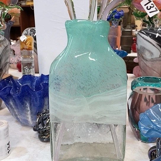 琉璃花瓶高33厘米口径9厘米