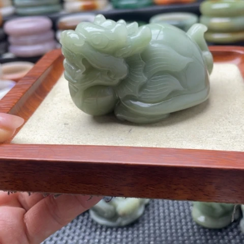 石英岩玉未镶嵌手镯