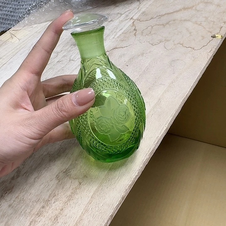 挂**娘瓷器。