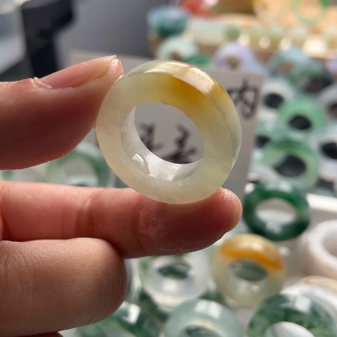 定制翡翠未镶嵌戒指