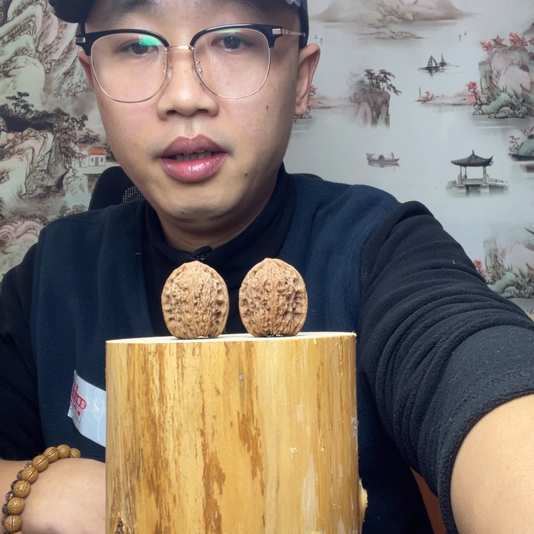 文玩核桃把件南疆石