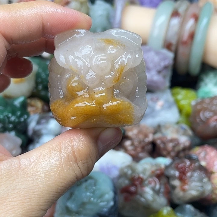 石英岩玉未镶嵌醒狮