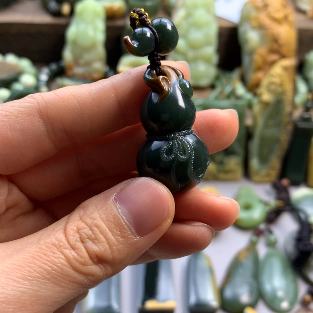 未镶嵌岫岩河磨玉（透闪石质玉）珠宝奇石晗*