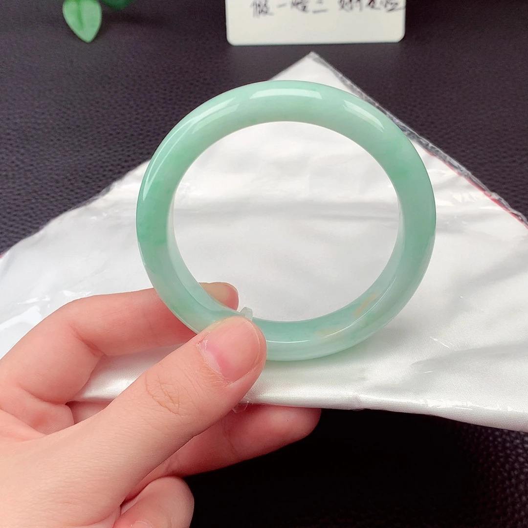 翡翠未镶嵌手镯翡翠